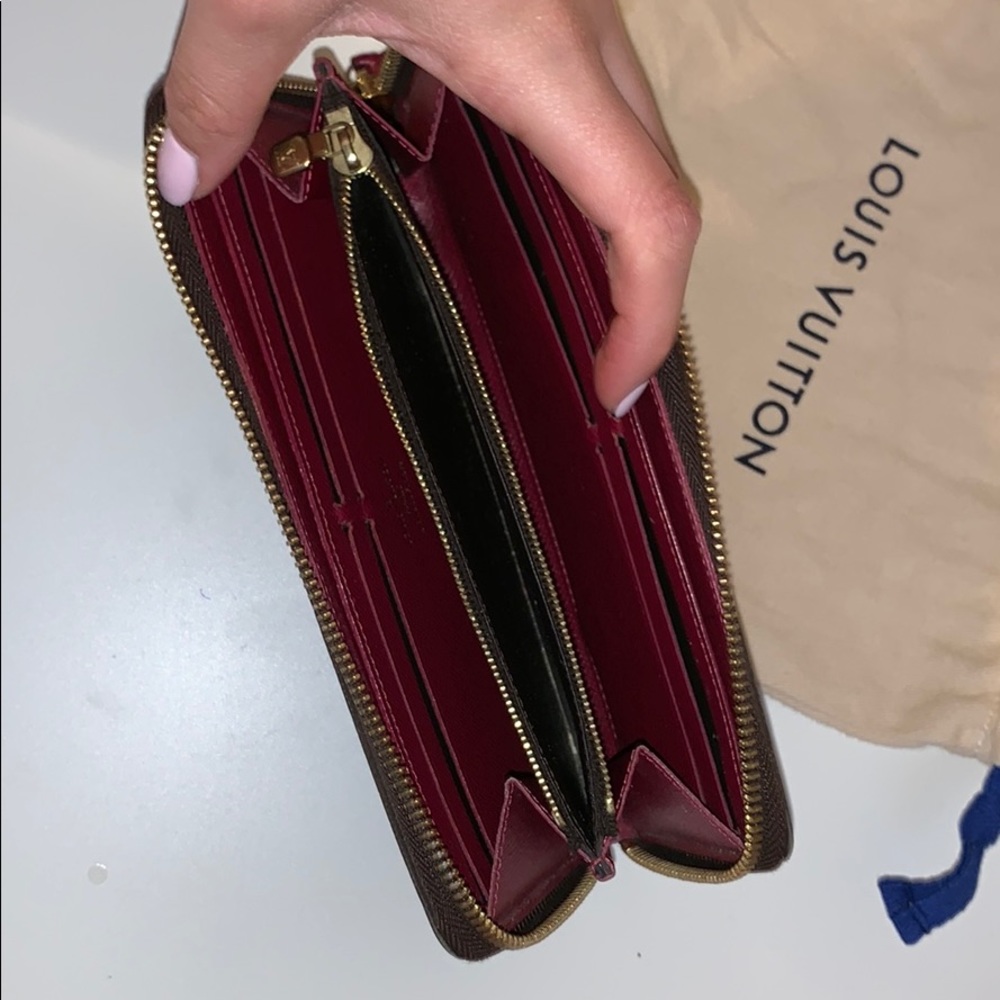 Wallet - Picture 4 of 5